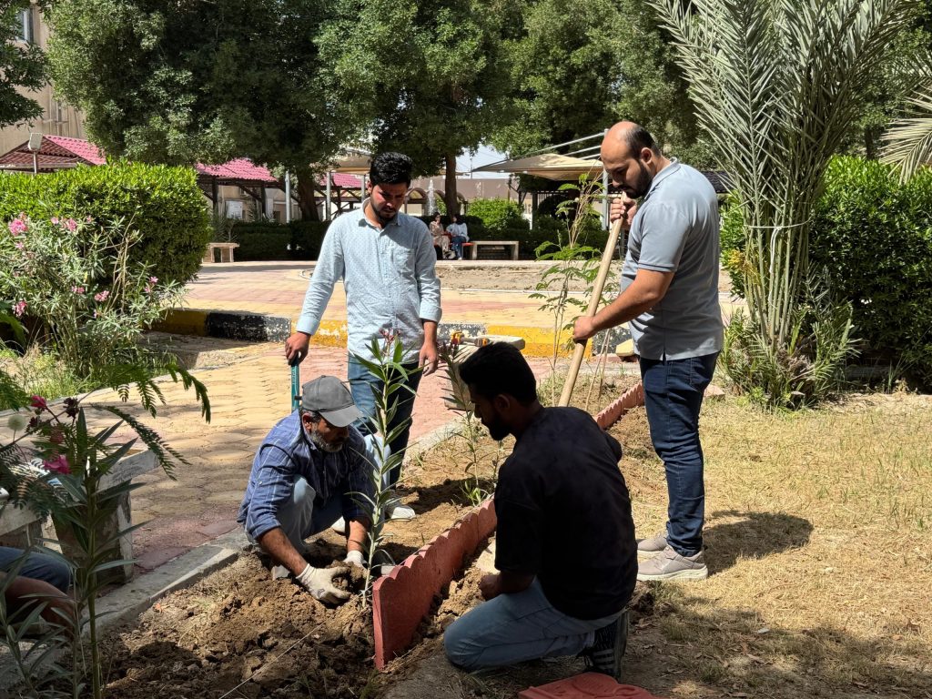 حملة تشجير في كلية التربية للعلوم الصرفة لتعزيز الوعي البيئي
